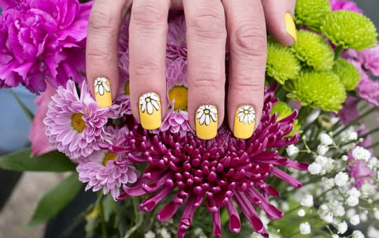 what is the easiest and fastest nail art medium
